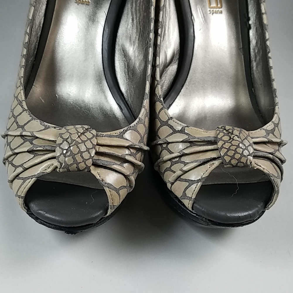 Heels - Picture 3 of 4